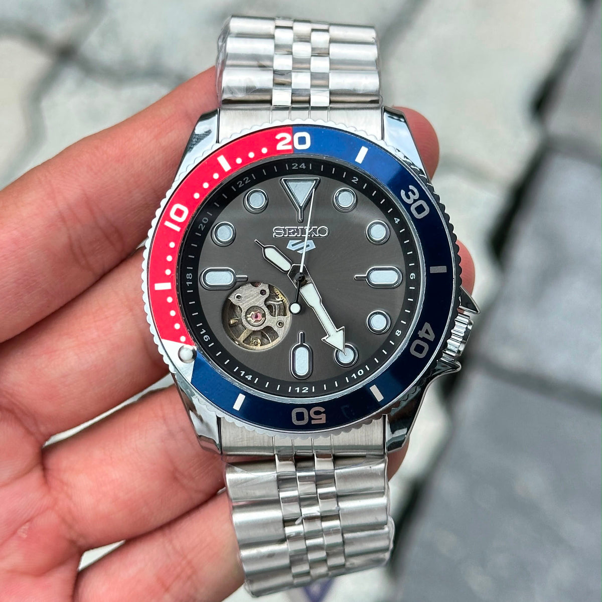 Seiko Prospex Solar Diver’s Blue-Red-Blue Automatic