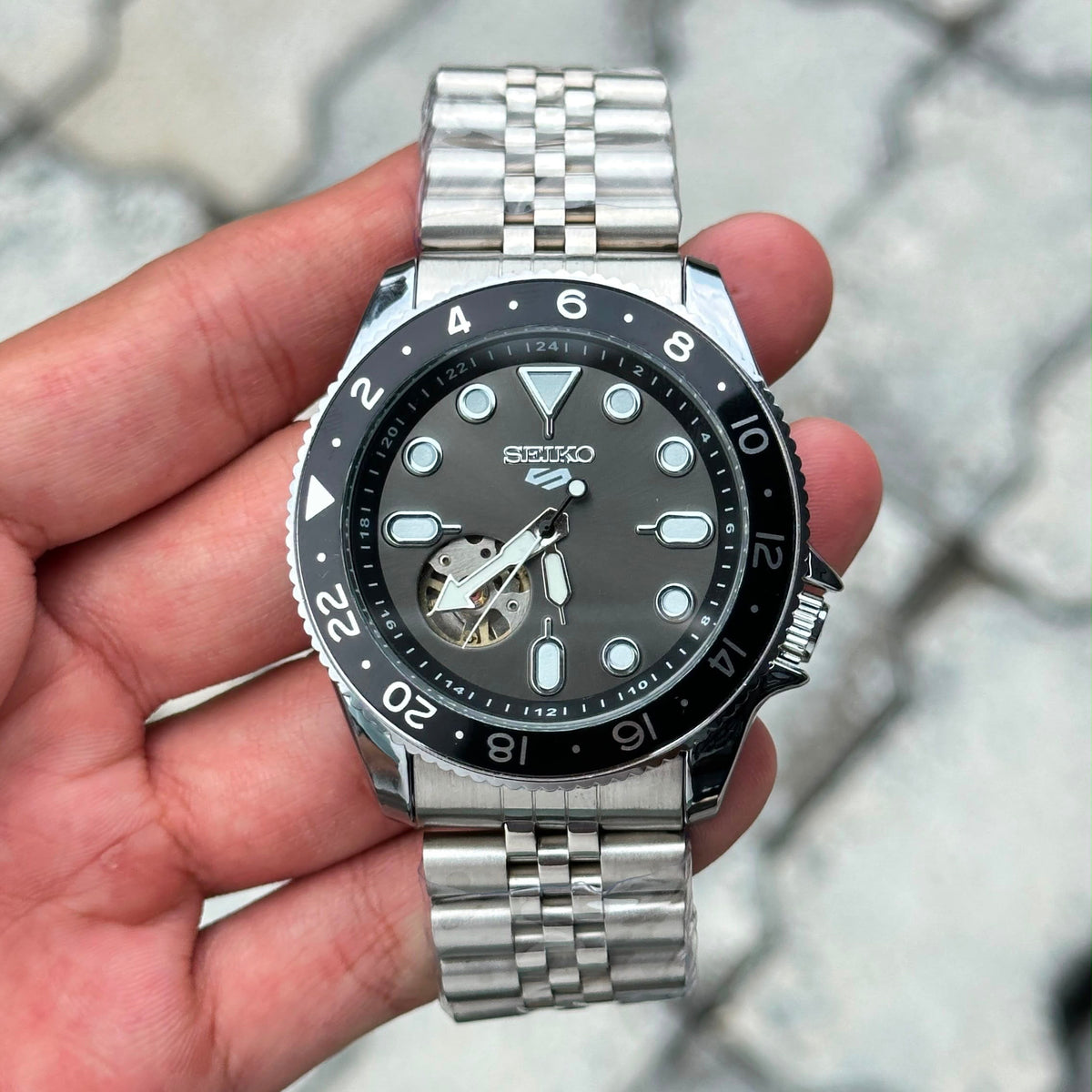 Seiko Prospex Solar Diver’s Automatic Black