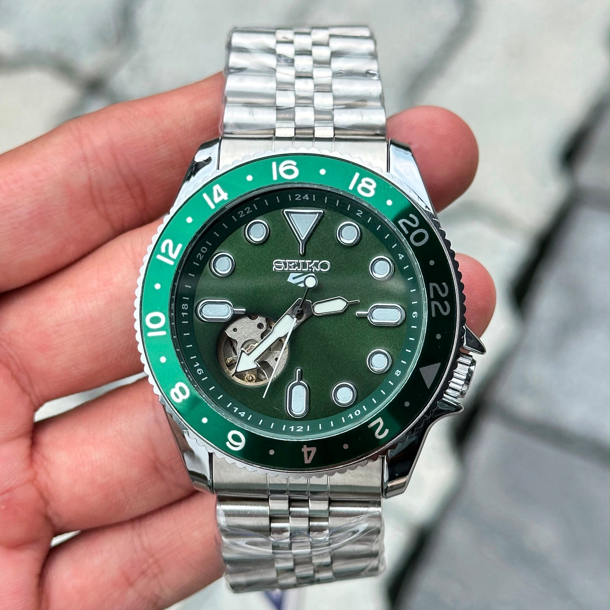 Seiko Prospex Solar Diver’s Green Automatic